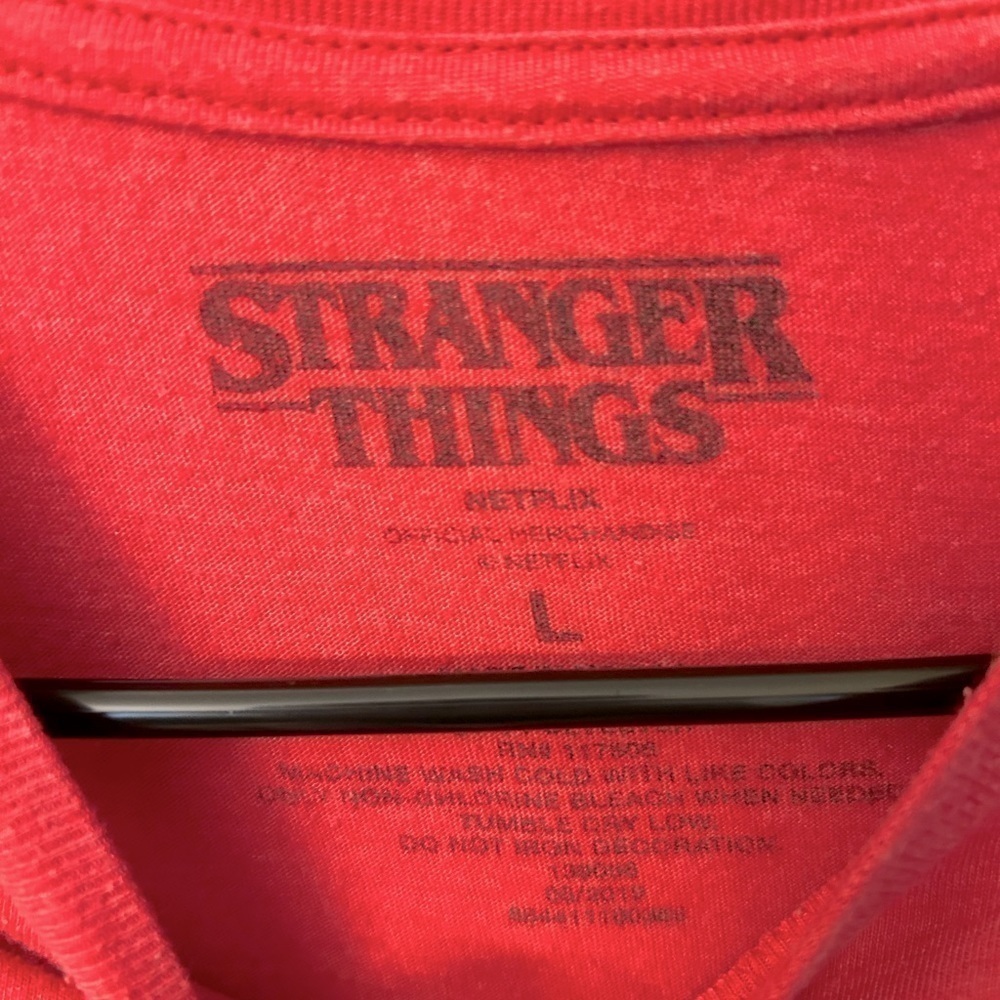 Stranger Things T-Shirt - Picture 3 of 4